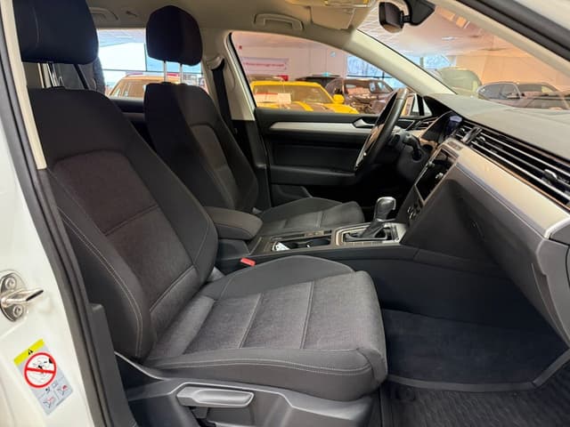 Volkswagen Passat i Örebro