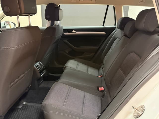 Volkswagen Passat i Örebro